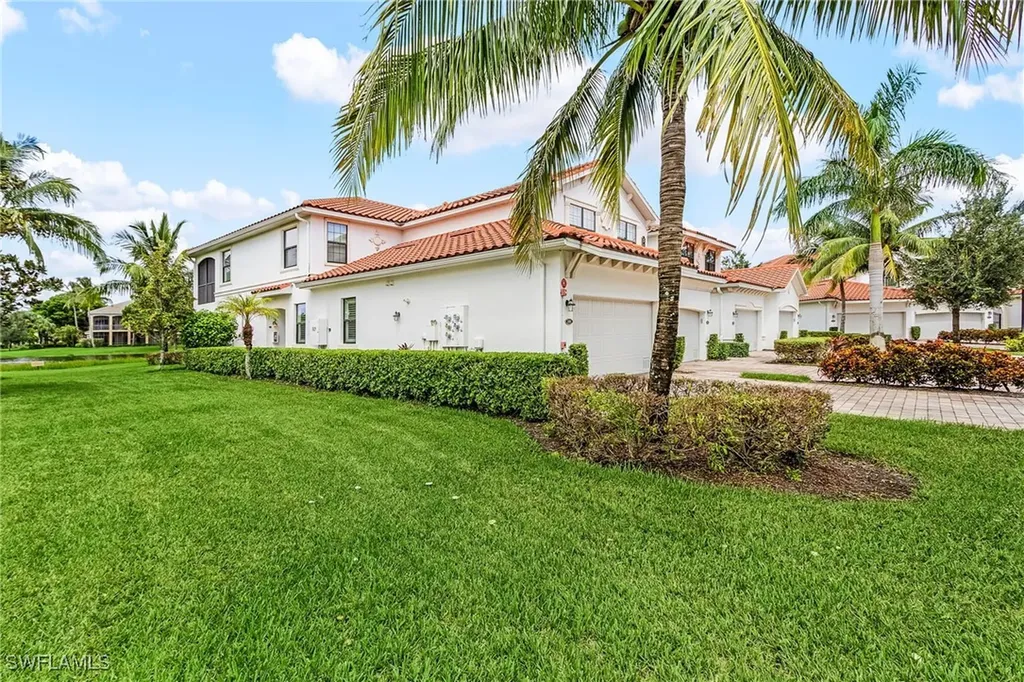 3163 Serena Lane Naples FL 34114