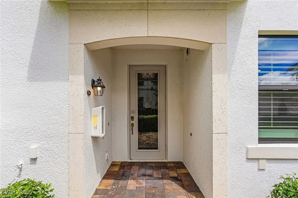 3163 Serena Lane Naples FL 34114