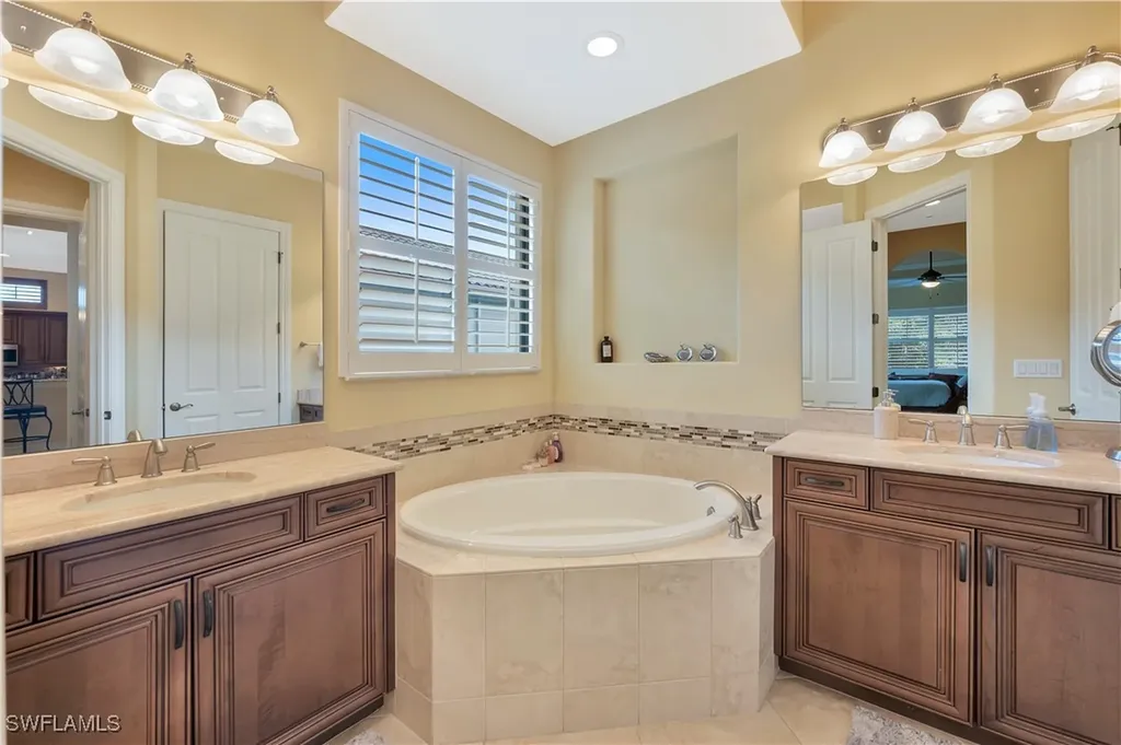 15903 Secoya Reserve Circle Naples FL 34110