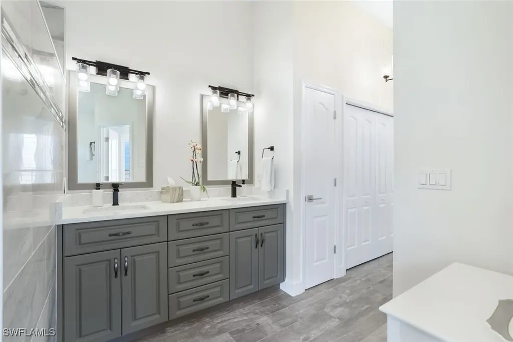 1507 Vintage Lane Naples FL 34104