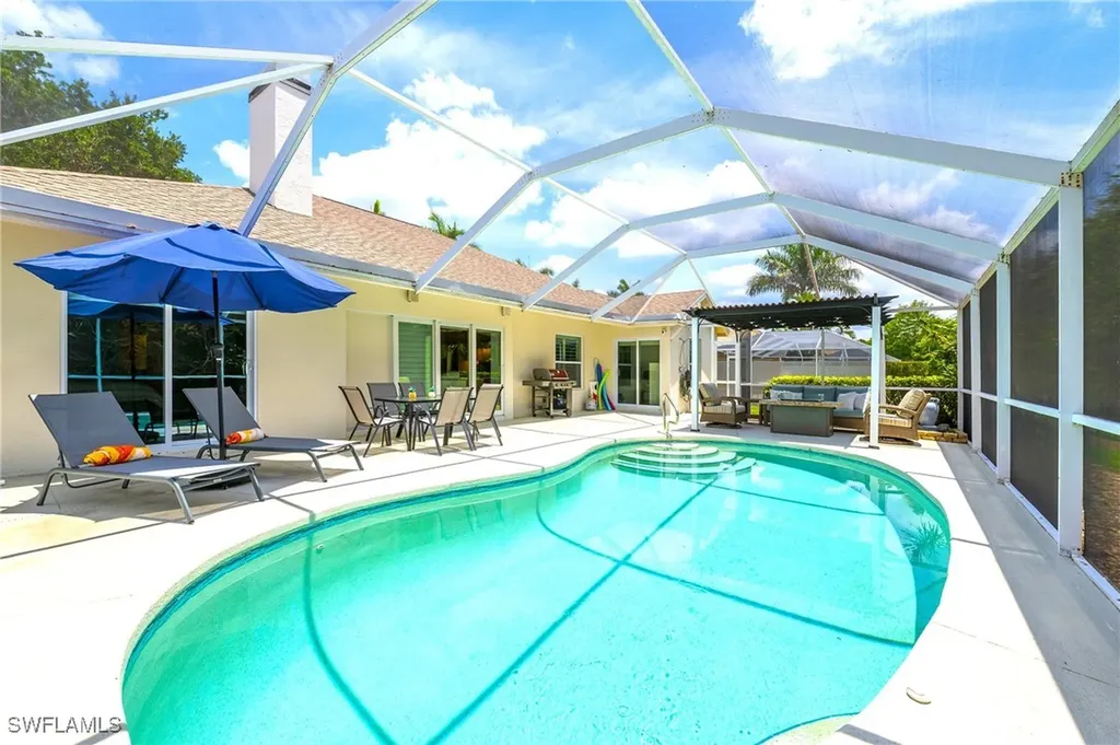 1507 Vintage Lane Naples FL 34104