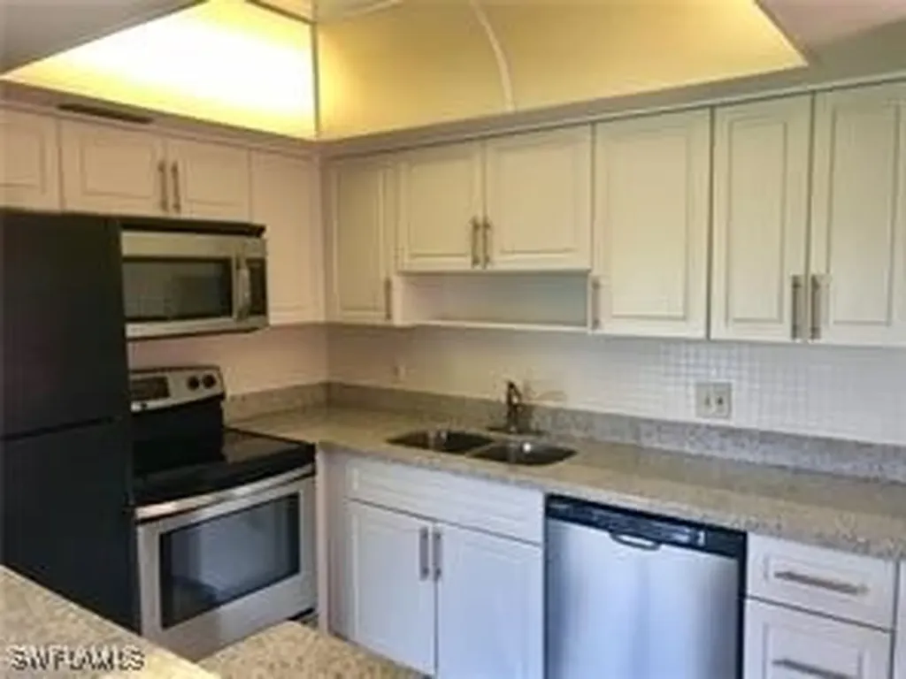 1400 Pompei Lane Naples FL 34103