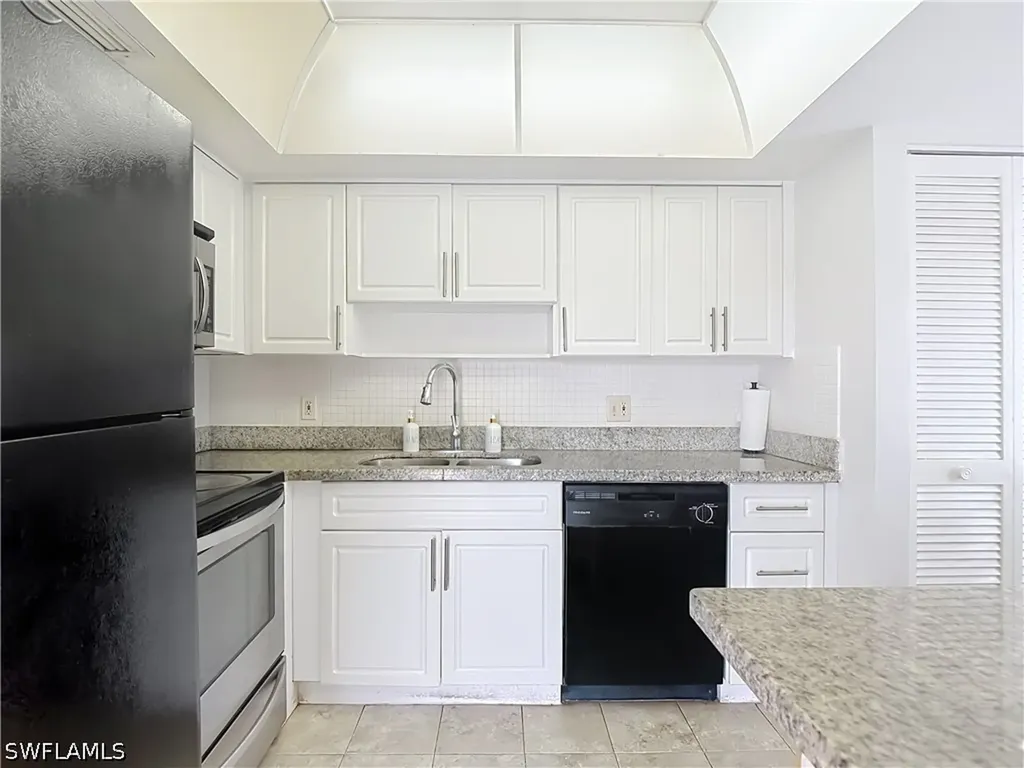 1400 Pompei Lane Naples FL 34103