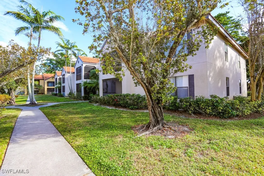 2214 Arbour Walk Circle Naples FL 34109