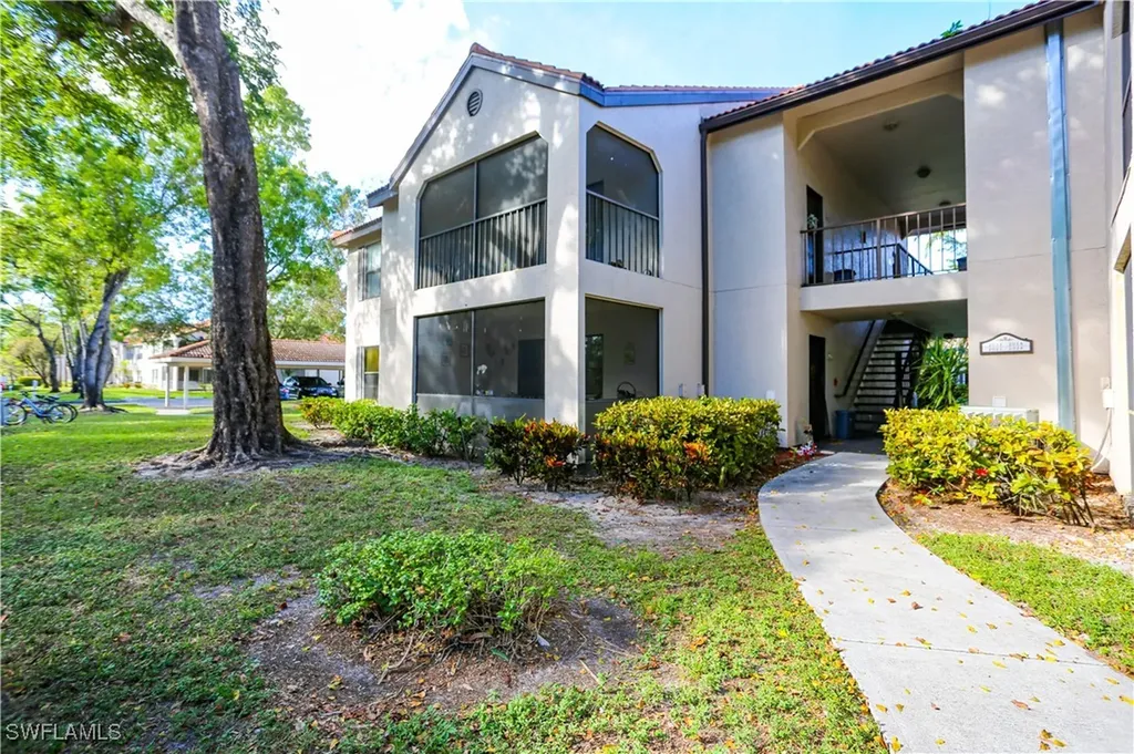 2214 Arbour Walk Circle Naples FL 34109