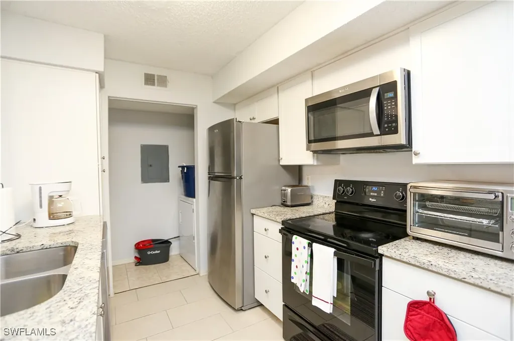 2214 Arbour Walk Circle Naples FL 34109