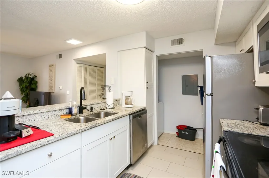 2214 Arbour Walk Circle Naples FL 34109