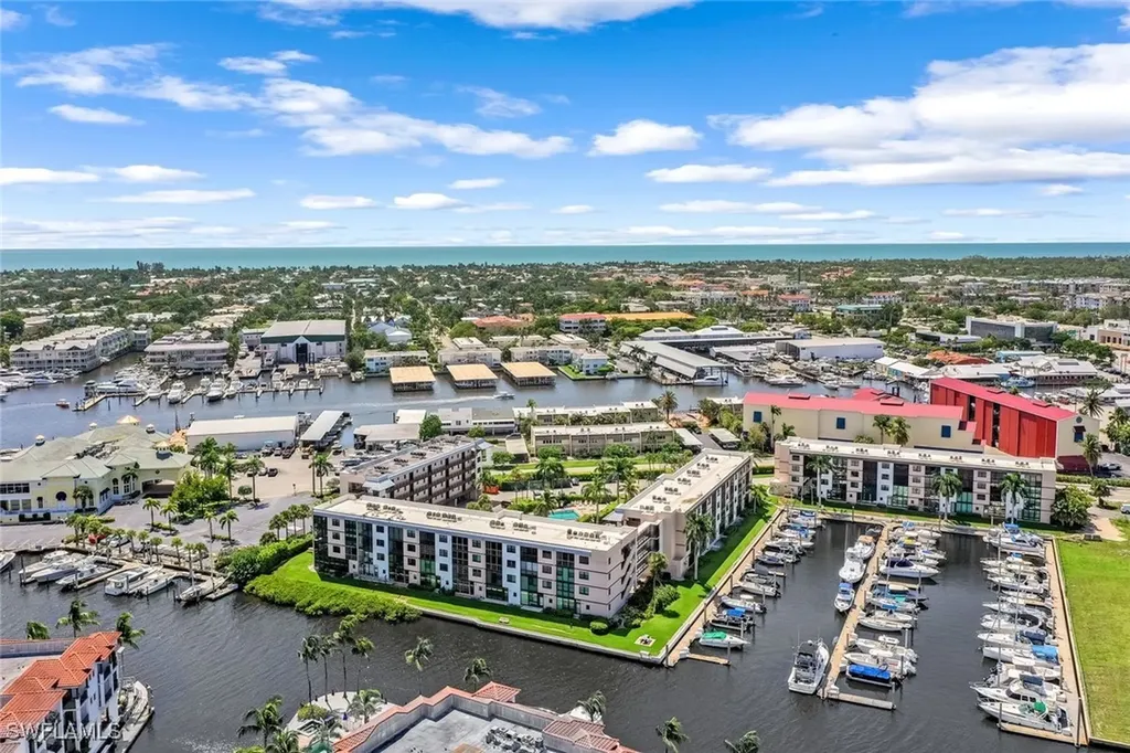 807 River Point Drive Naples FL 34102