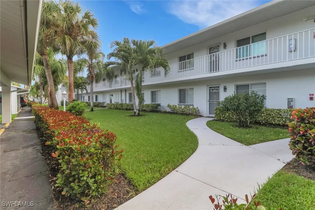 164 Belina Drive Naples FL 34104