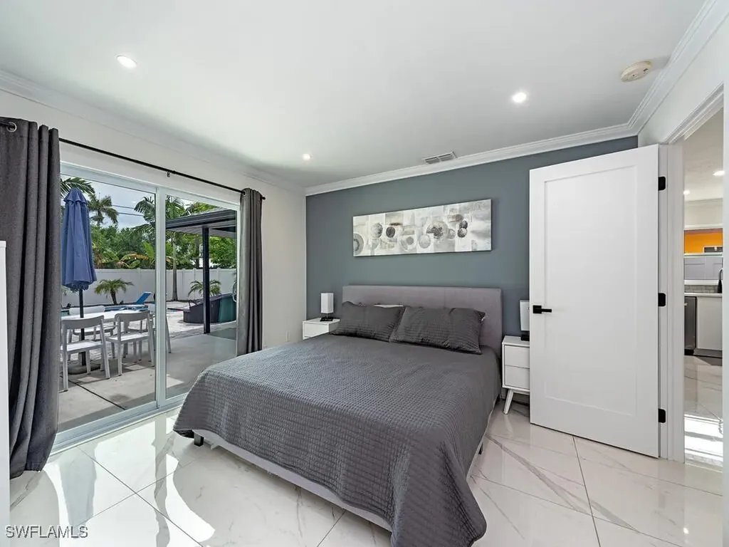 714 109th Avenue N Naples FL 34108
