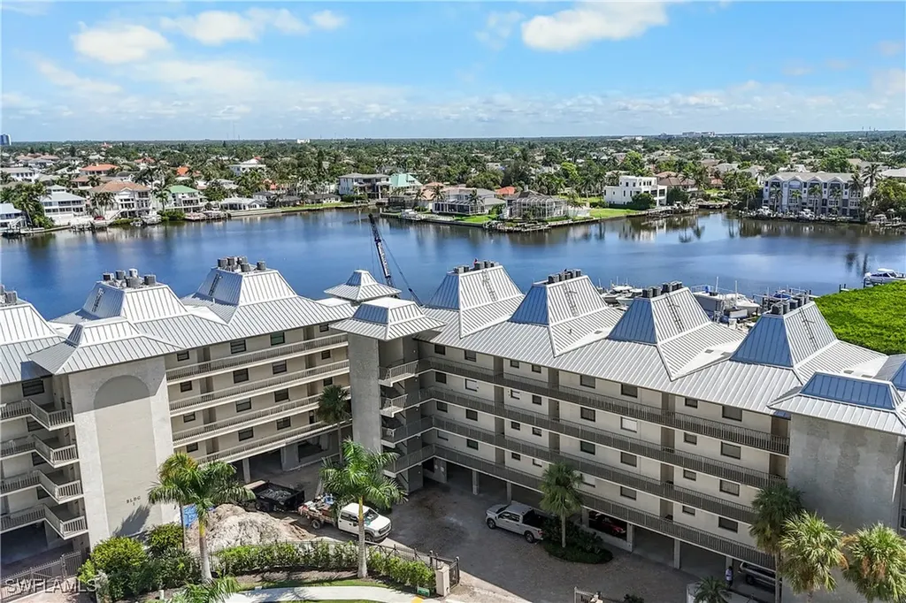 271 Southbay Drive Naples FL 34108