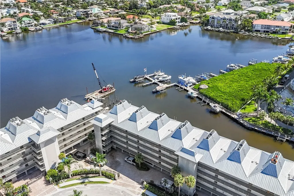 271 Southbay Drive Naples FL 34108