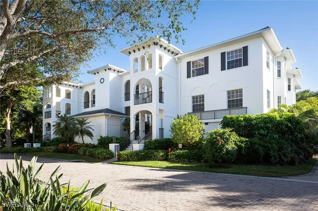 790 Bentwater Circle Naples FL 34108