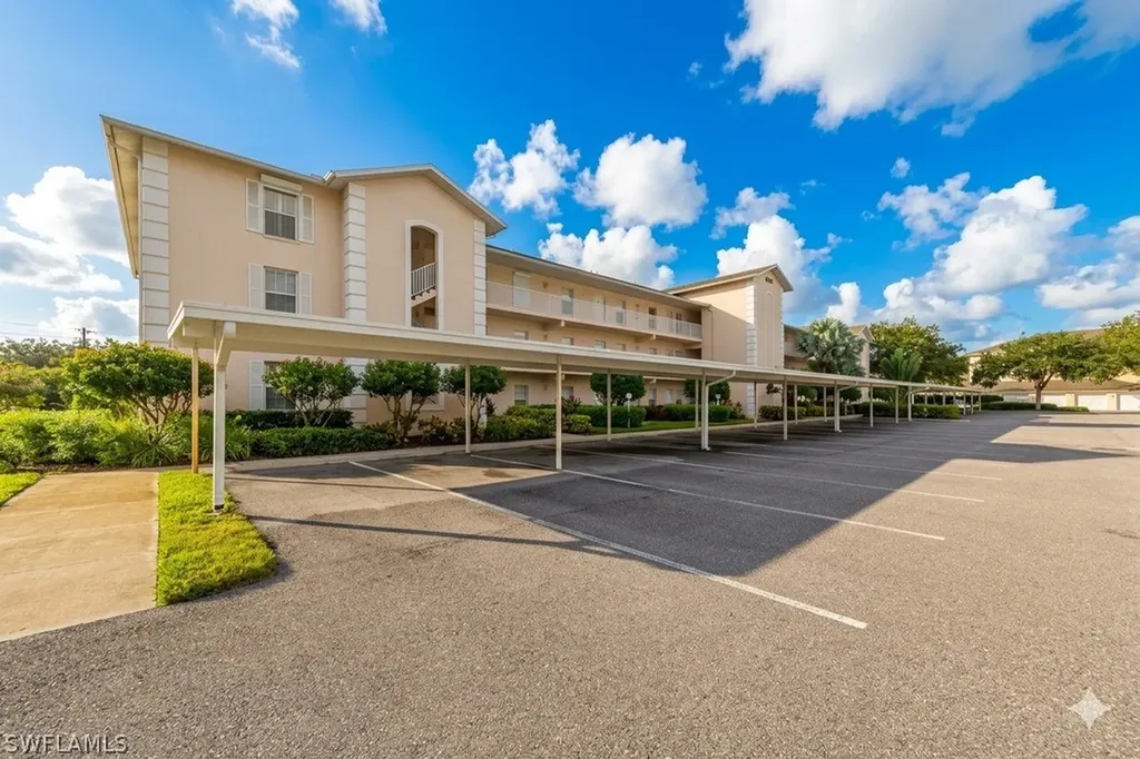 3250 Cypress Glen Way Naples FL 34109
