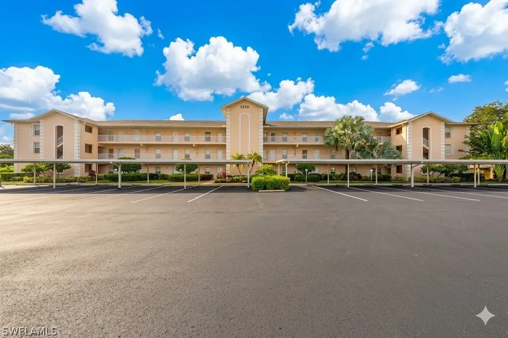 3250 Cypress Glen Way Naples FL 34109