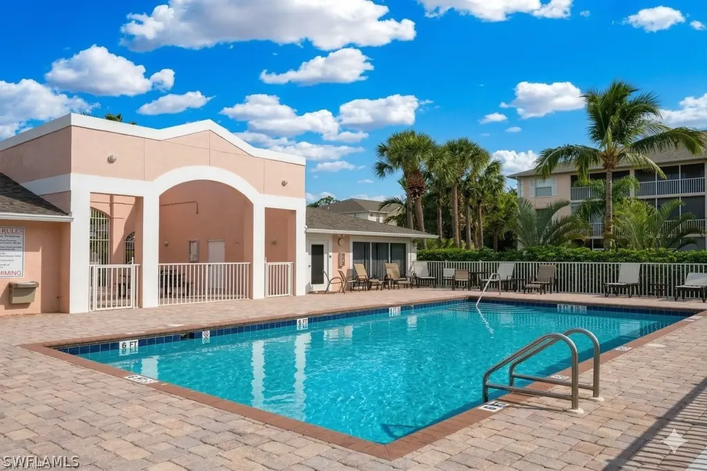 3250 Cypress Glen Way Naples FL 34109