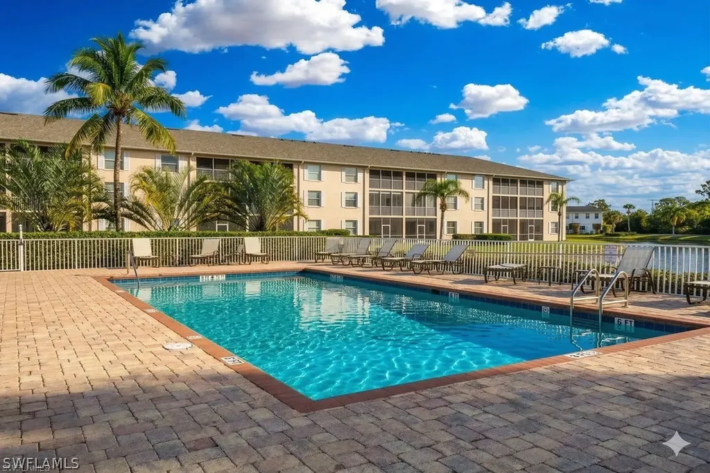 3250 Cypress Glen Way Naples FL 34109