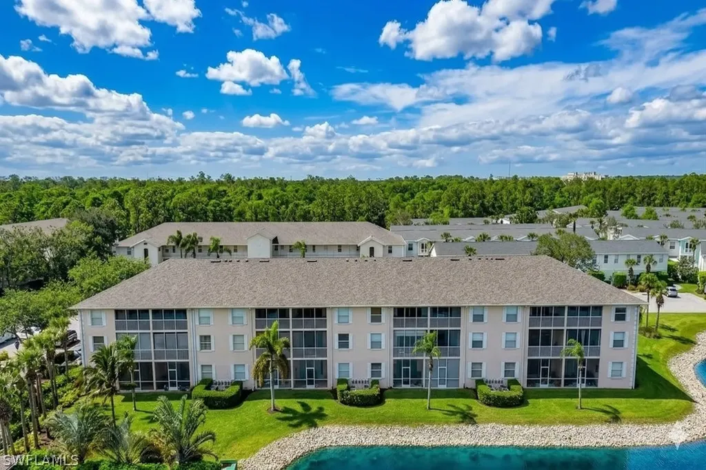 3250 Cypress Glen Way Naples FL 34109