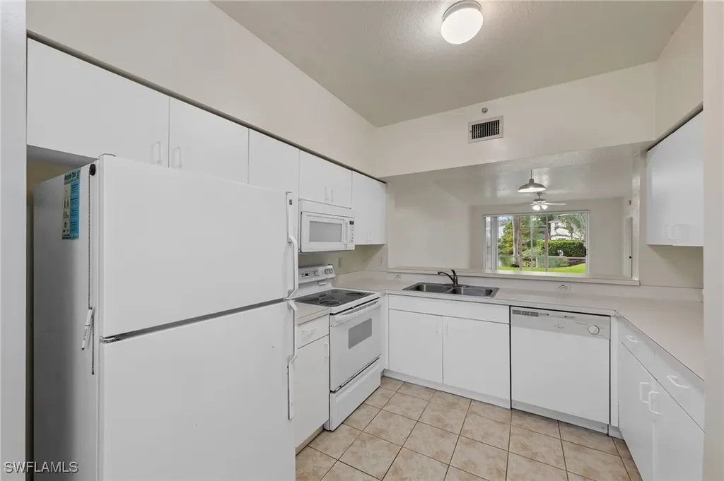 3250 Cypress Glen Way Naples FL 34109