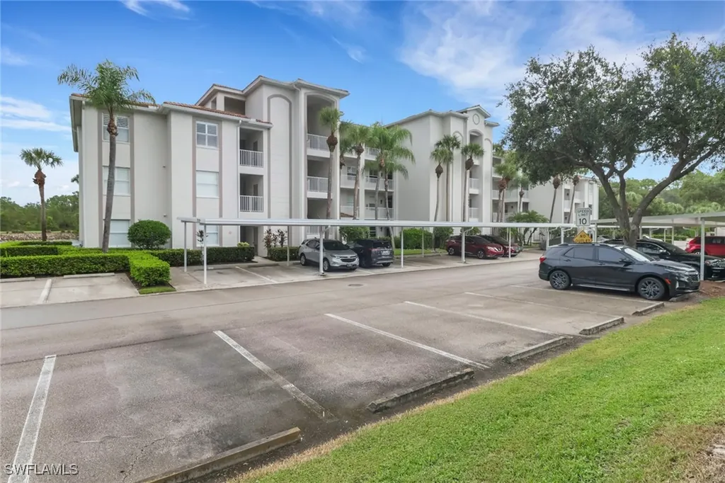 Naples FL, 7615 Arbor Lakes Court, Unit 446