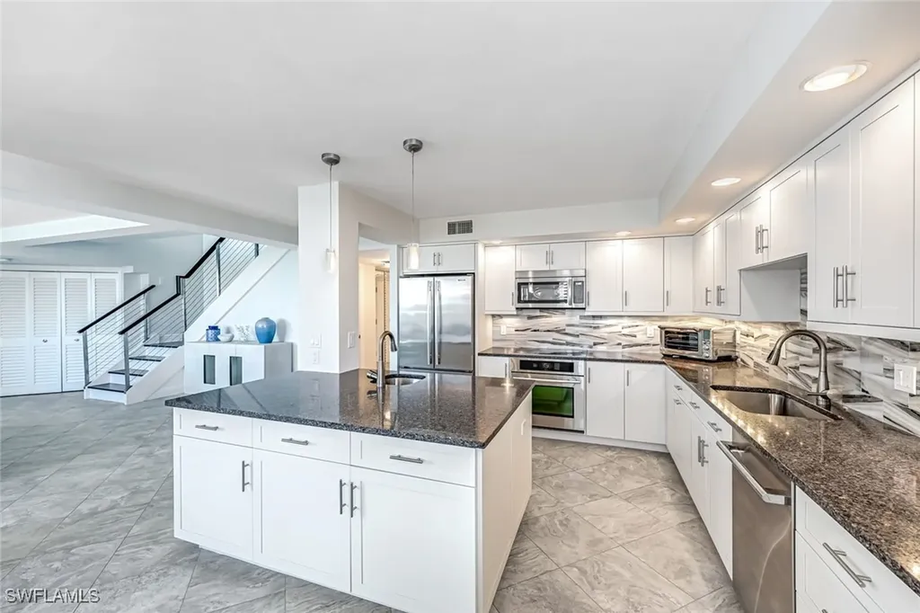 4041 Gulf Shore Boulevard N Naples FL 34103