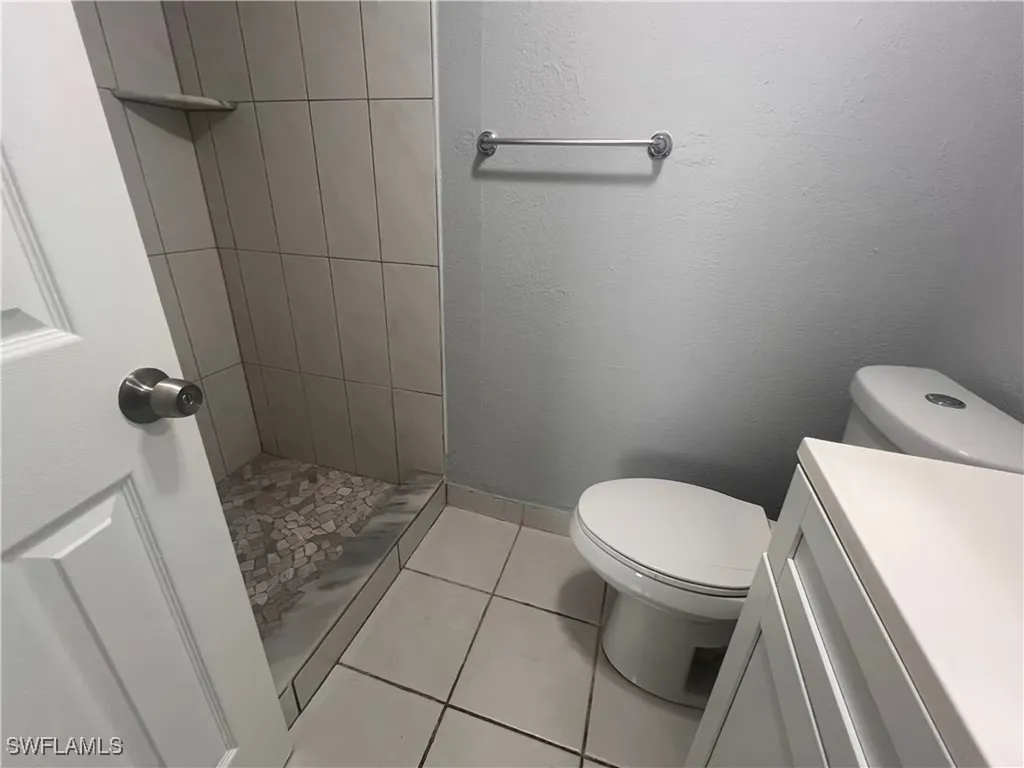 4601 Bayshore Drive Naples FL 34112