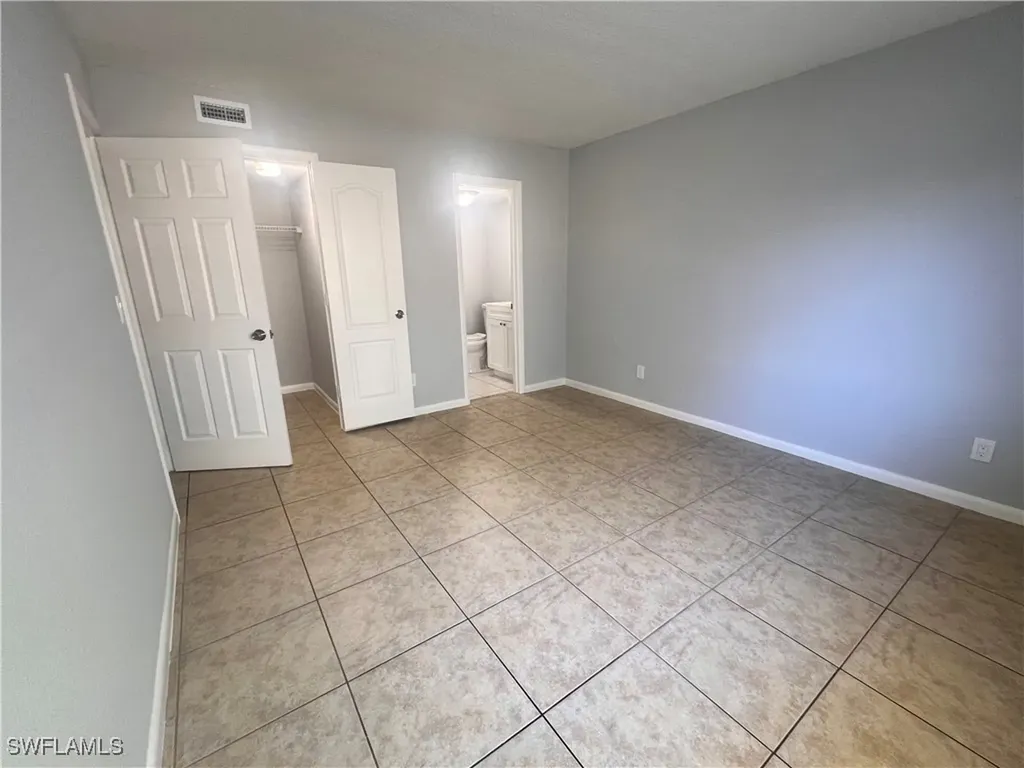 4601 Bayshore Drive Naples FL 34112