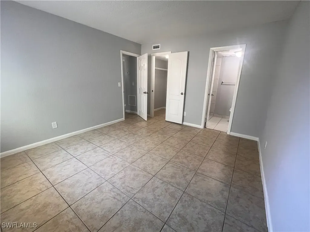 4601 Bayshore Drive Naples FL 34112