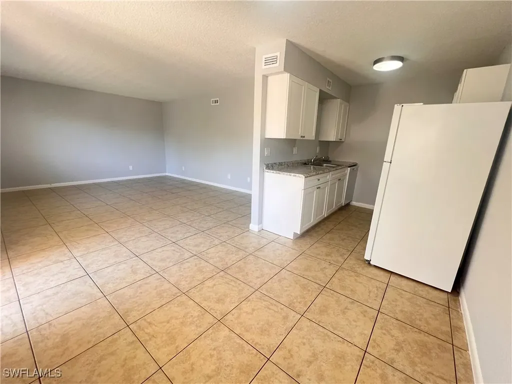 4601 Bayshore Drive Naples FL 34112