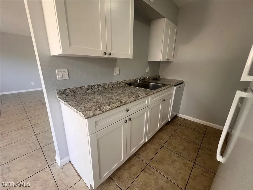 4601 Bayshore Drive Naples FL 34112