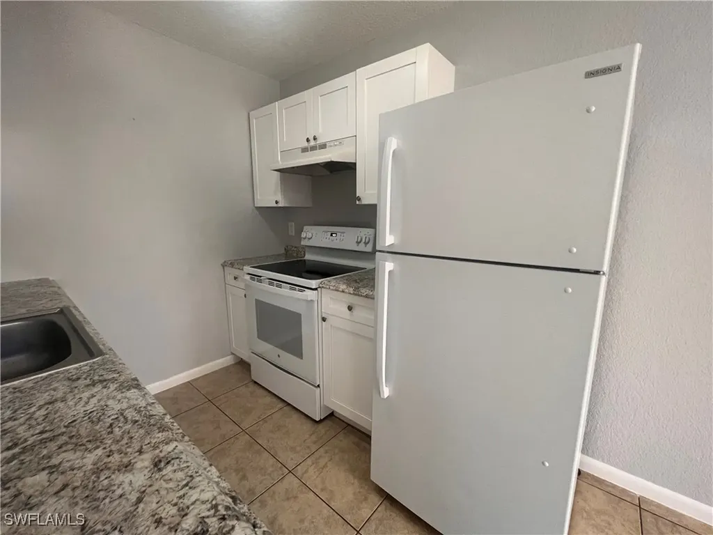 4601 Bayshore Drive Naples FL 34112