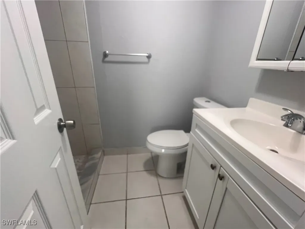 4601 Bayshore Drive Naples FL 34112