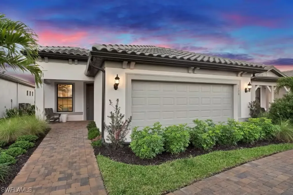 1904 Sierra Court Naples FL 34120