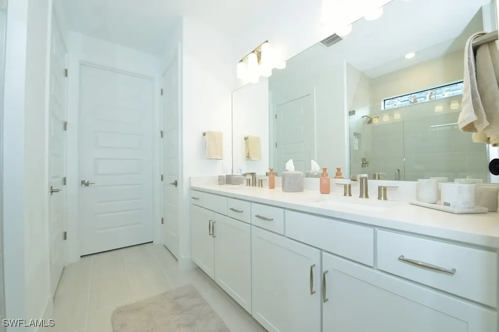 1904 Sierra Court Naples FL 34120