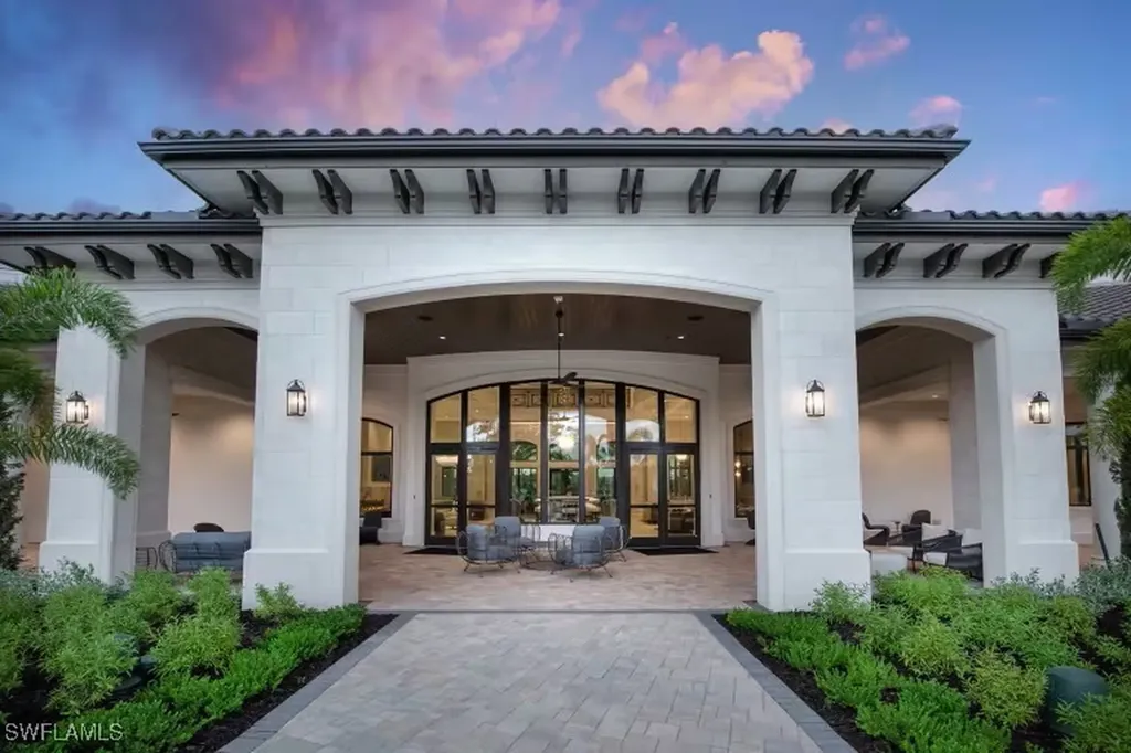 1904 Sierra Court Naples FL 34120