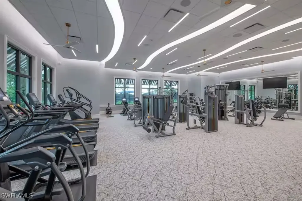 1904 Sierra Court Naples FL 34120