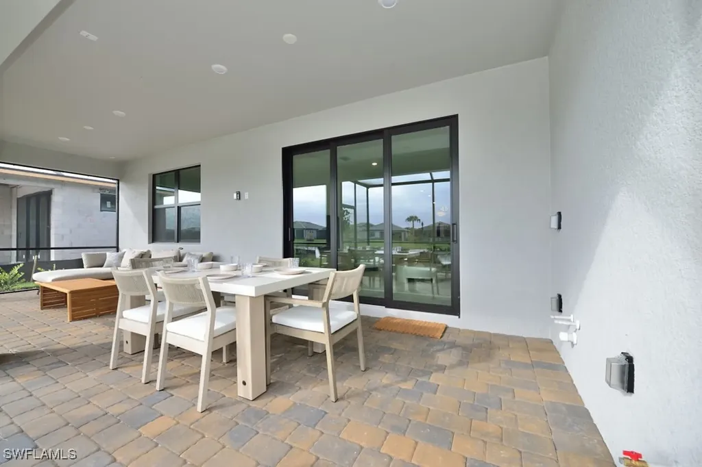 1904 Sierra Court Naples FL 34120