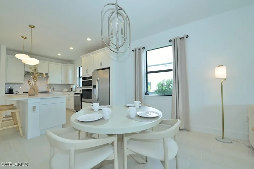 1904 Sierra Court Naples FL 34120