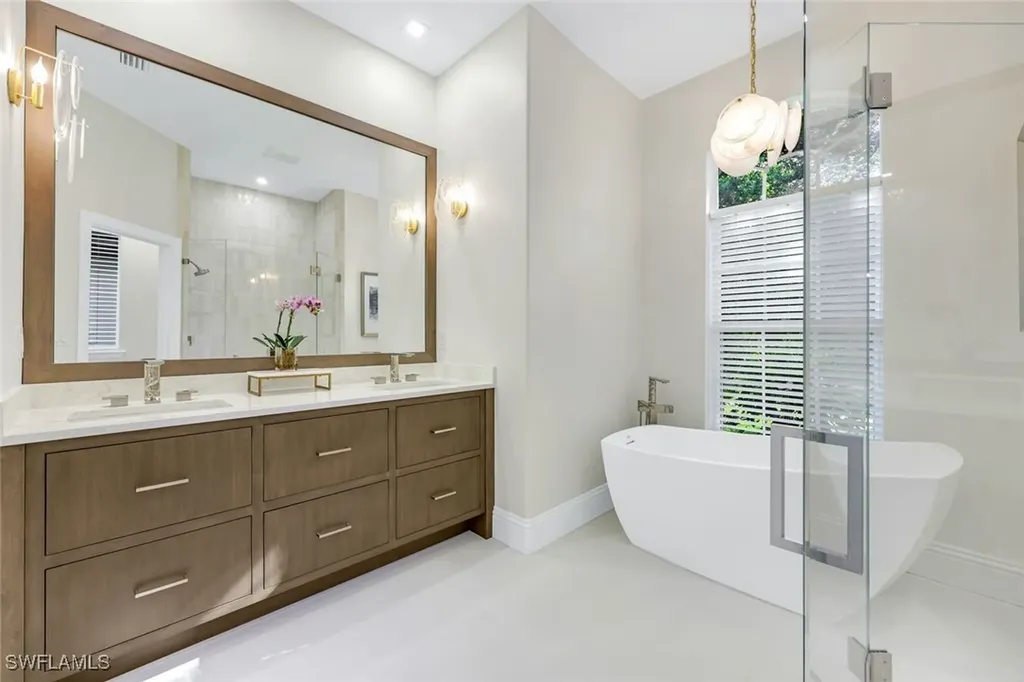 237 Charleston Court Naples FL 34110