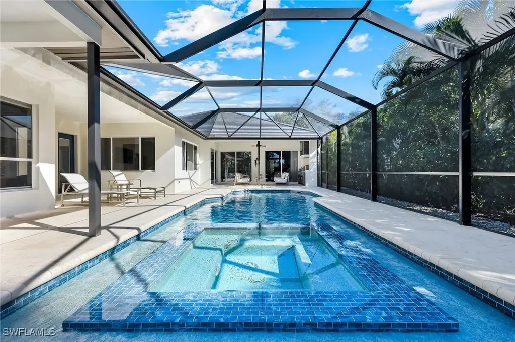 237 Charleston Court Naples FL 34110