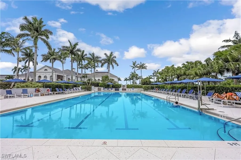 237 Charleston Court Naples FL 34110