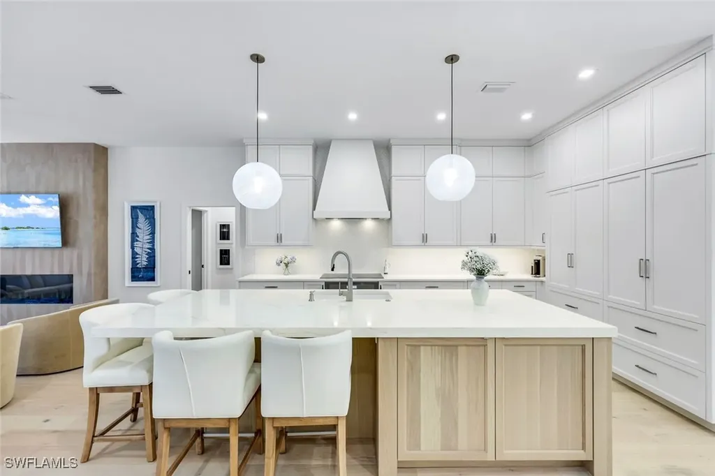 237 Charleston Court Naples FL 34110