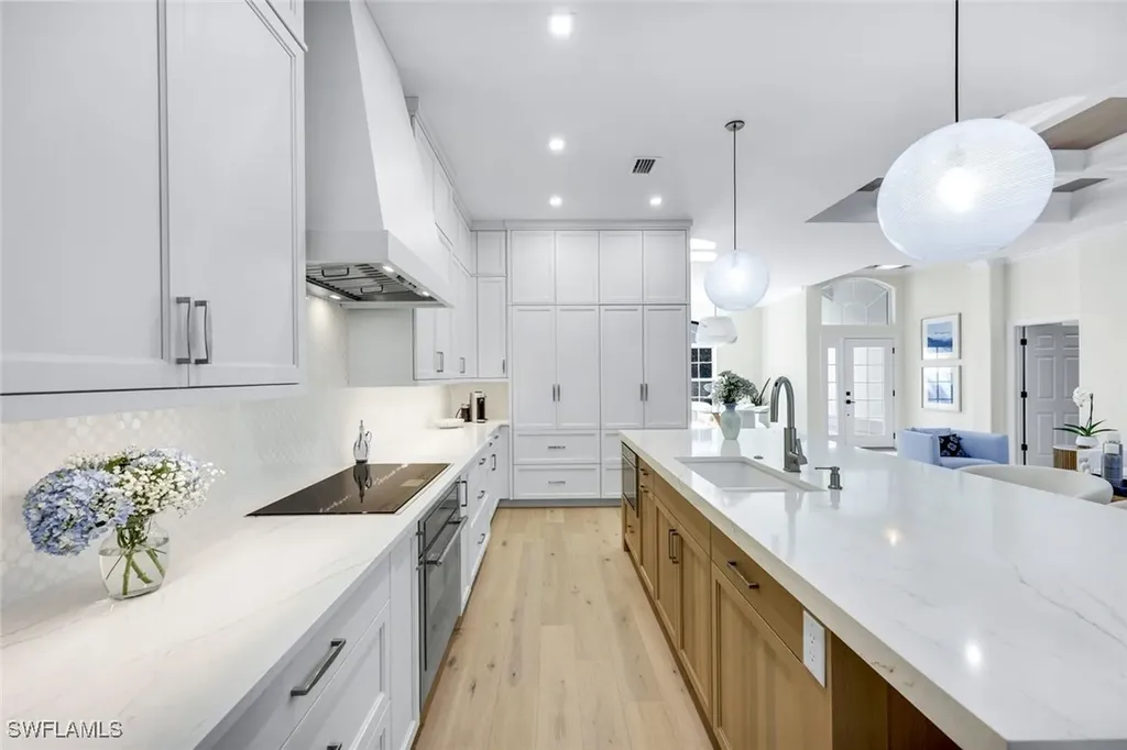237 Charleston Court Naples FL 34110