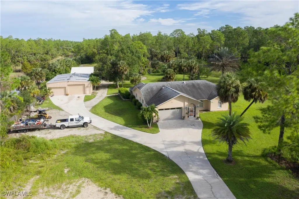 1333 20th Avenue NE Naples FL 34120