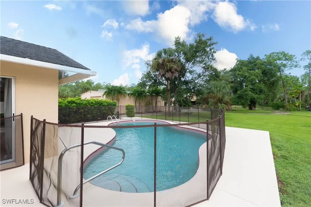 1333 20th Avenue NE Naples FL 34120