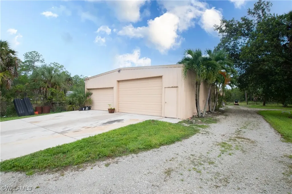 1333 20th Avenue NE Naples FL 34120