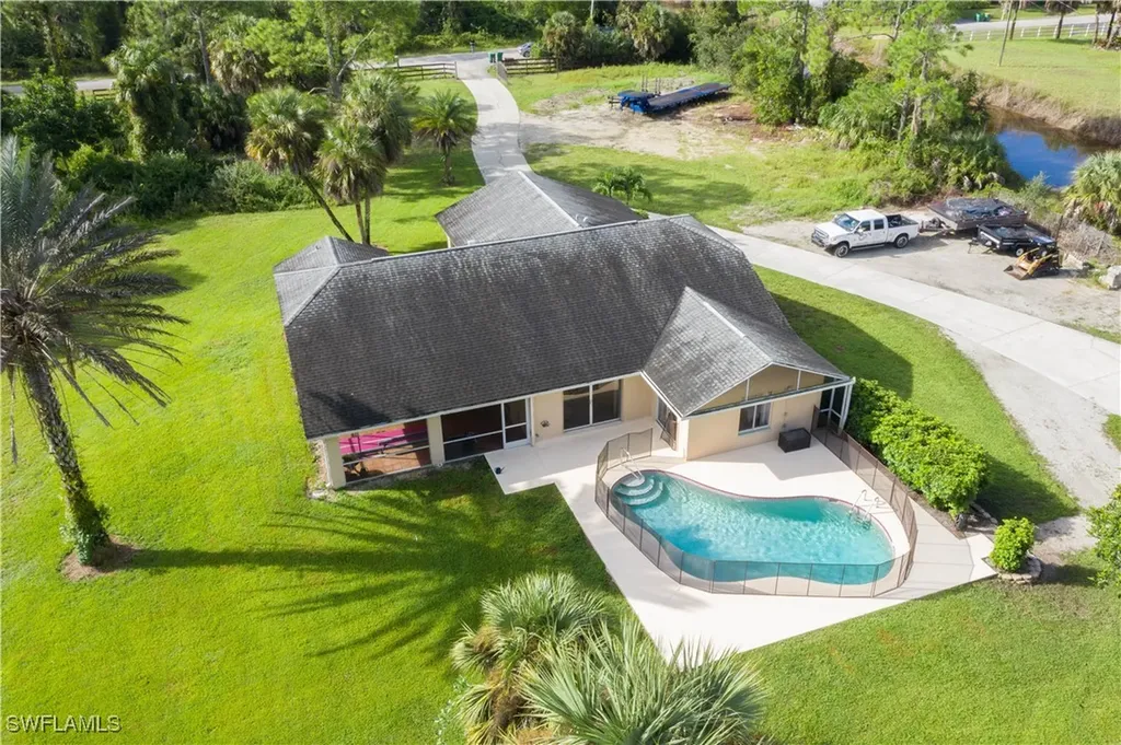 1333 20th Avenue NE Naples FL 34120