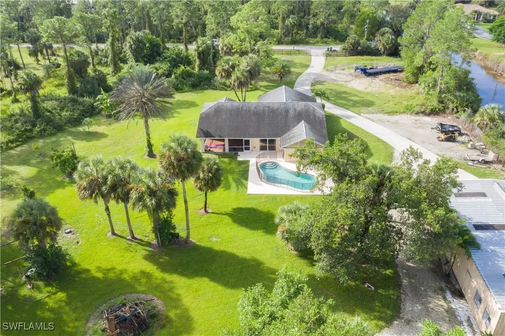 1333 20th Avenue NE Naples FL 34120