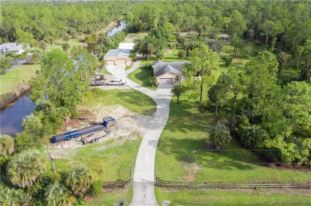 1333 20th Avenue NE Naples FL 34120