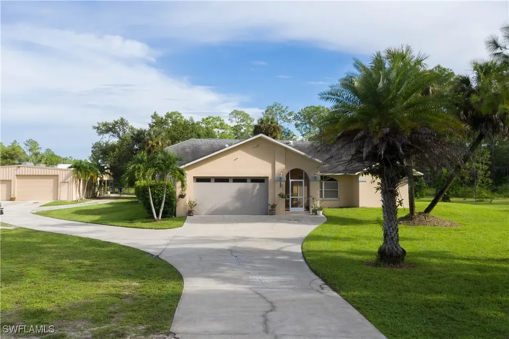 1333 20th Avenue NE Naples FL 34120